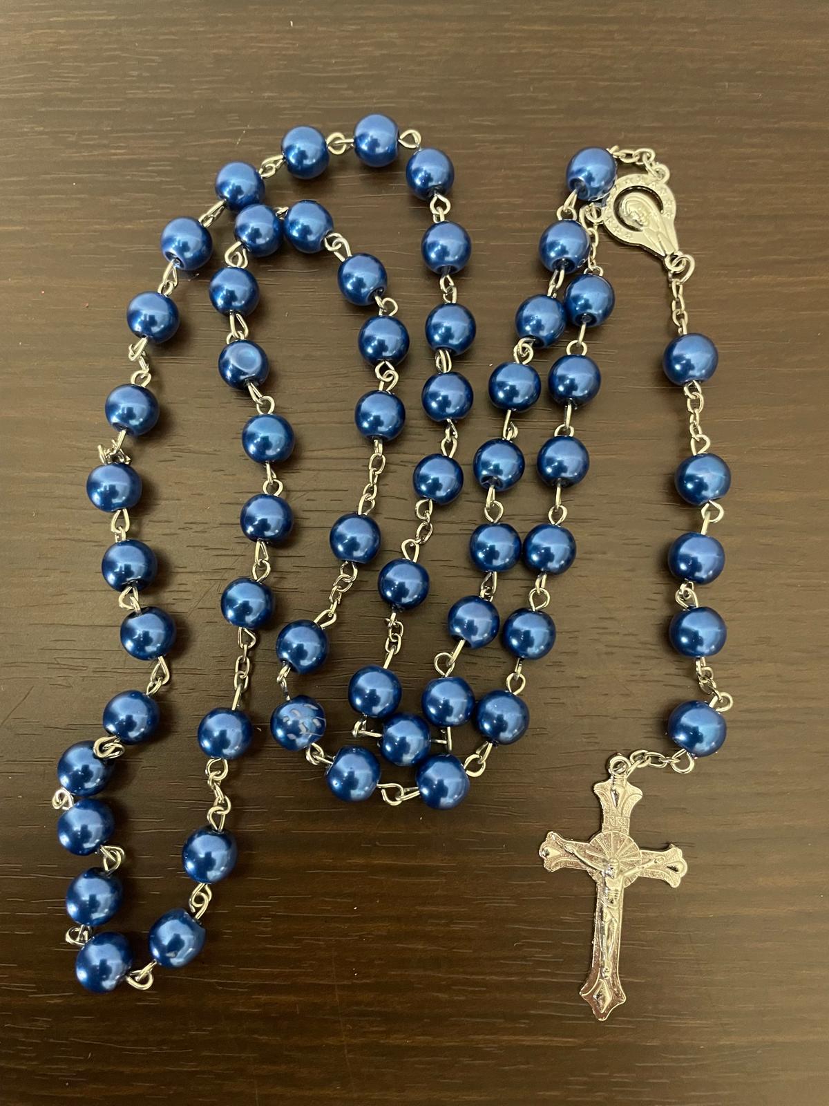 مسبحة مزينة بخرز من اللؤلؤ الصناعي - أزرق