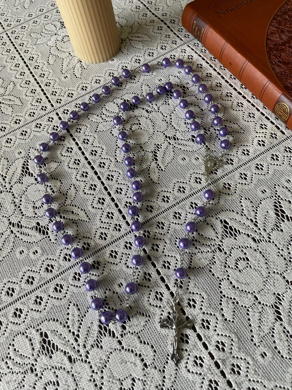 Rosaryong May Buhok na Pekeng Perlas - Lila