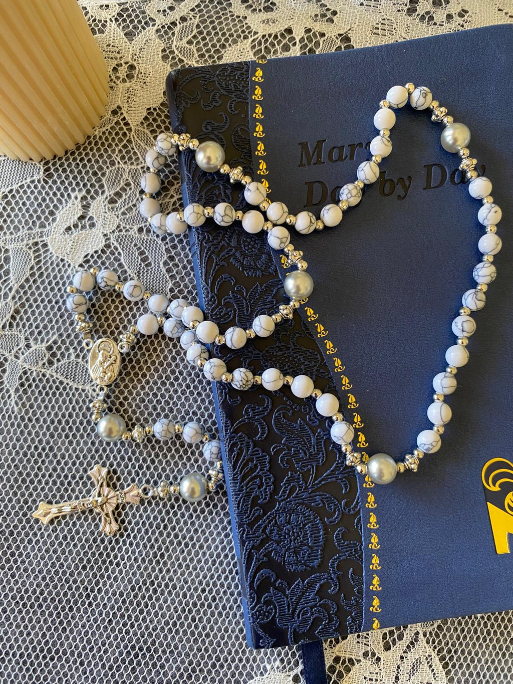 Rosaryo na may Beads na Natural na Bato - Howlite