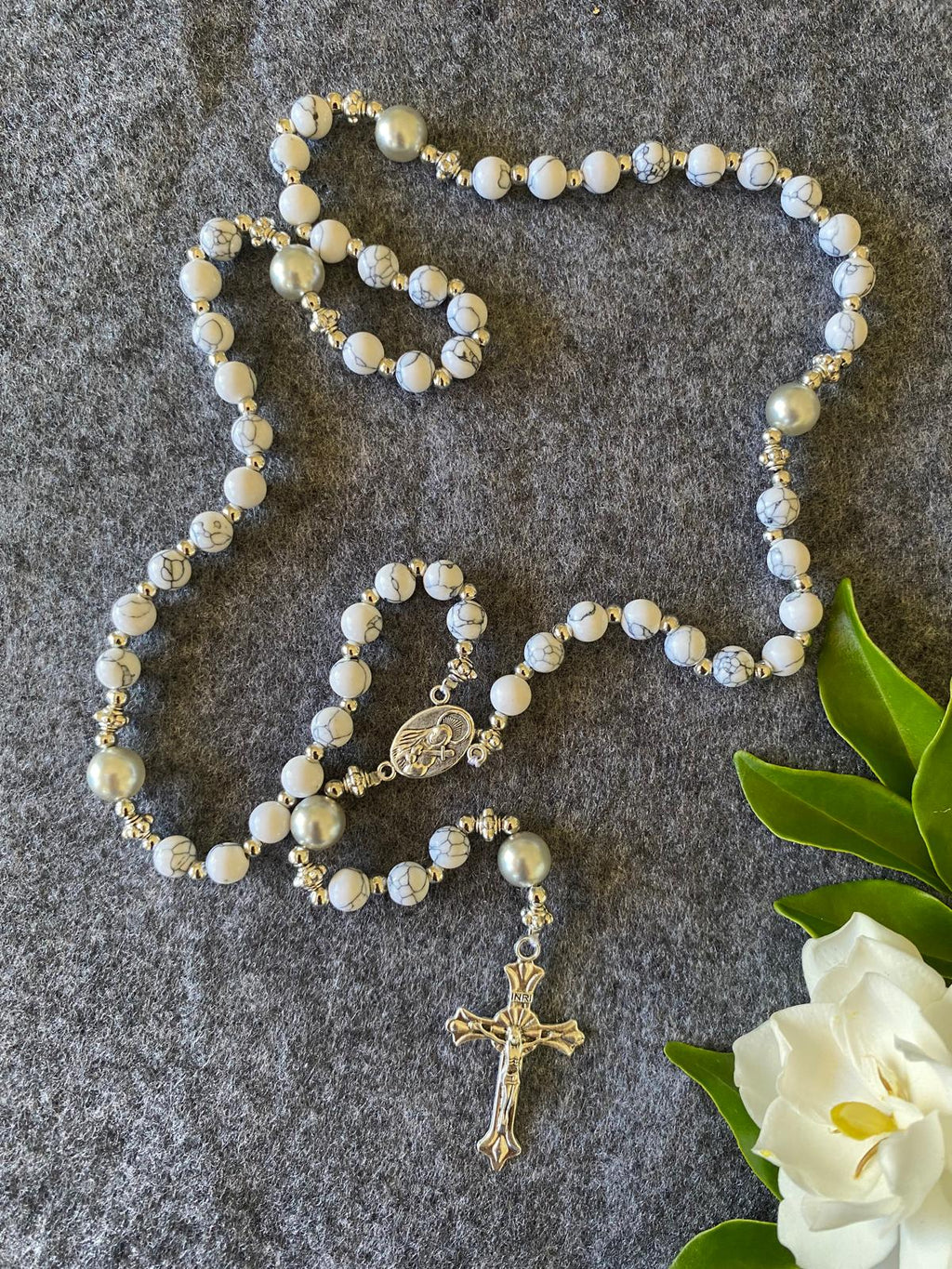 Rosaryo na may Beads na Natural na Bato - Howlite