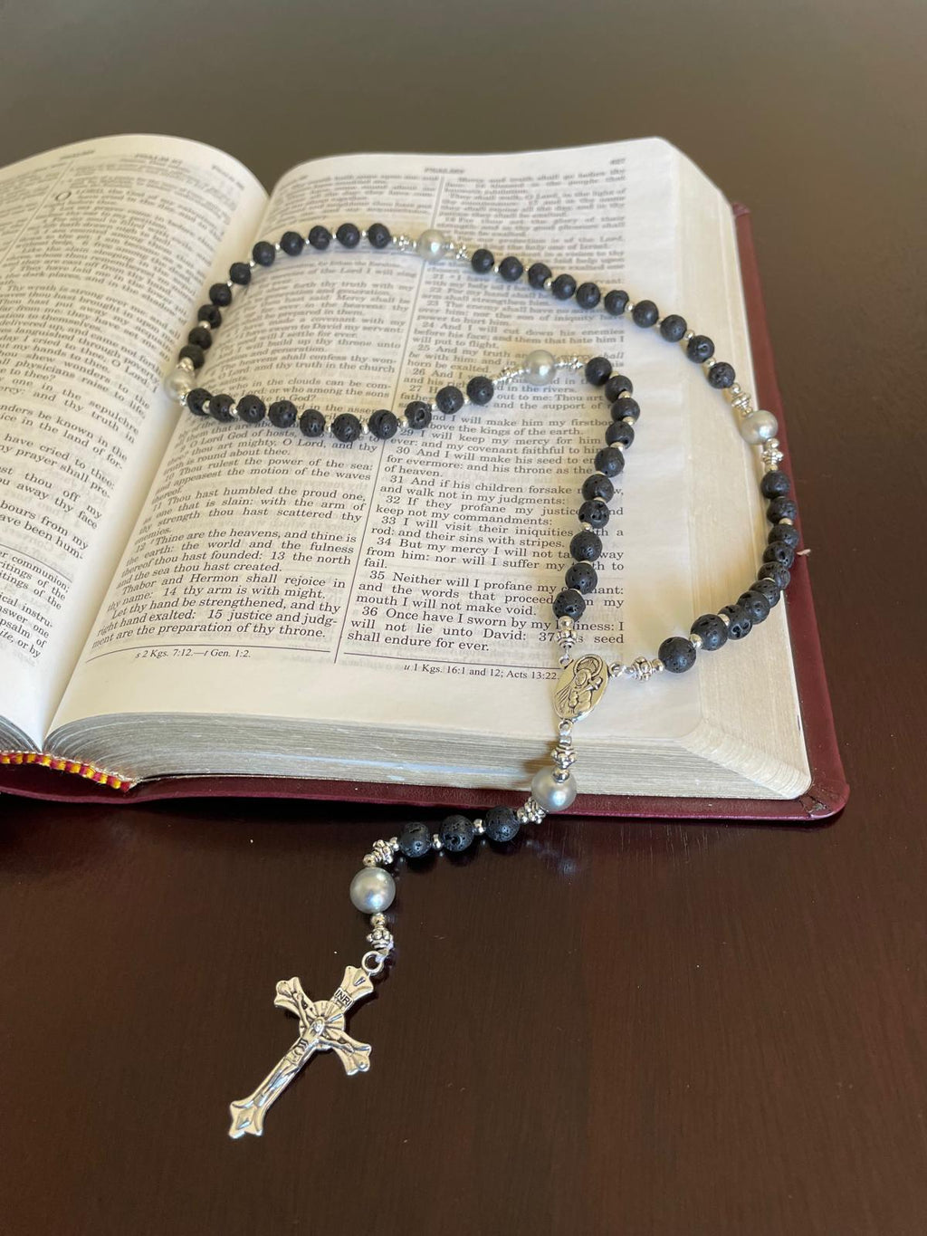 Rosaryo na may Beaded na Natural na Bato - Lave stone