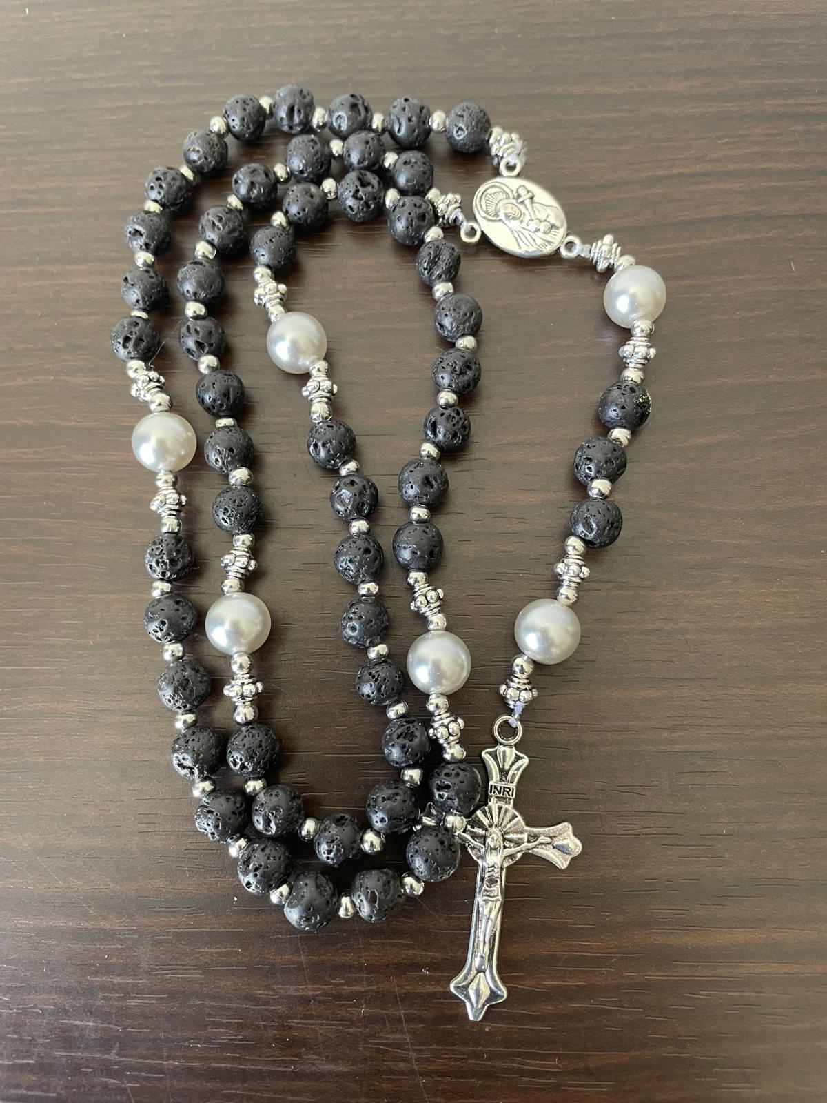 مسبحة من الخرز المصنوع من الحجر الطبيعي - حجر لاف