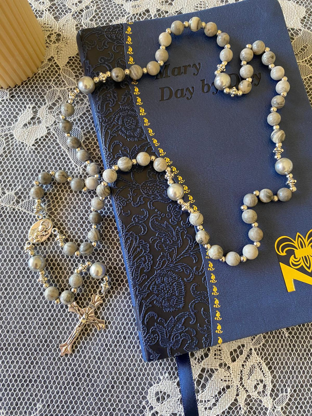 مسبحة من الخرز المصنوع من الحجر الطبيعي - حجر الخريطة