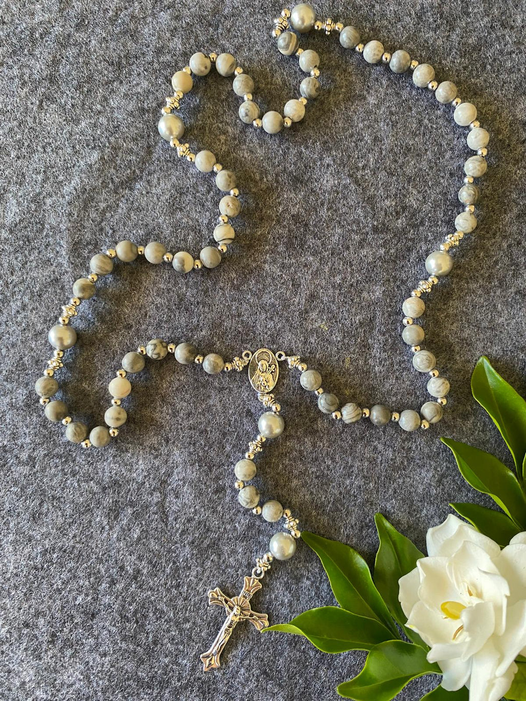 مسبحة من الخرز المصنوع من الحجر الطبيعي - حجر الخريطة