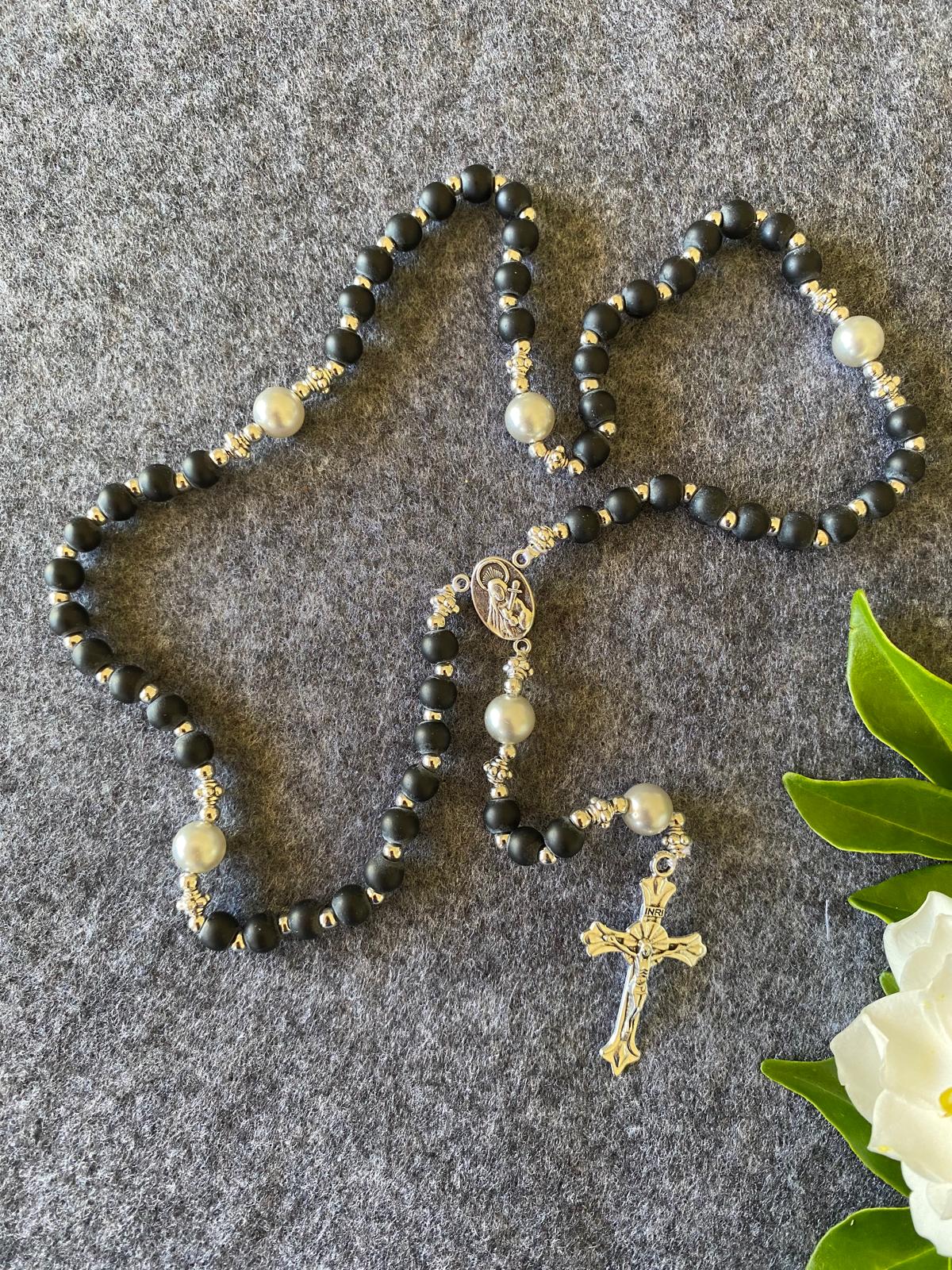 مسبحة من الخرز المصنوع من الحجر الطبيعي - زجاج أسود غير لامع