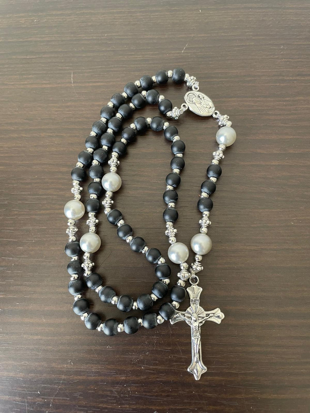 Rosaryo na may Beaded na Gawa sa Natural na Bato - Itim na Salamin na Matte