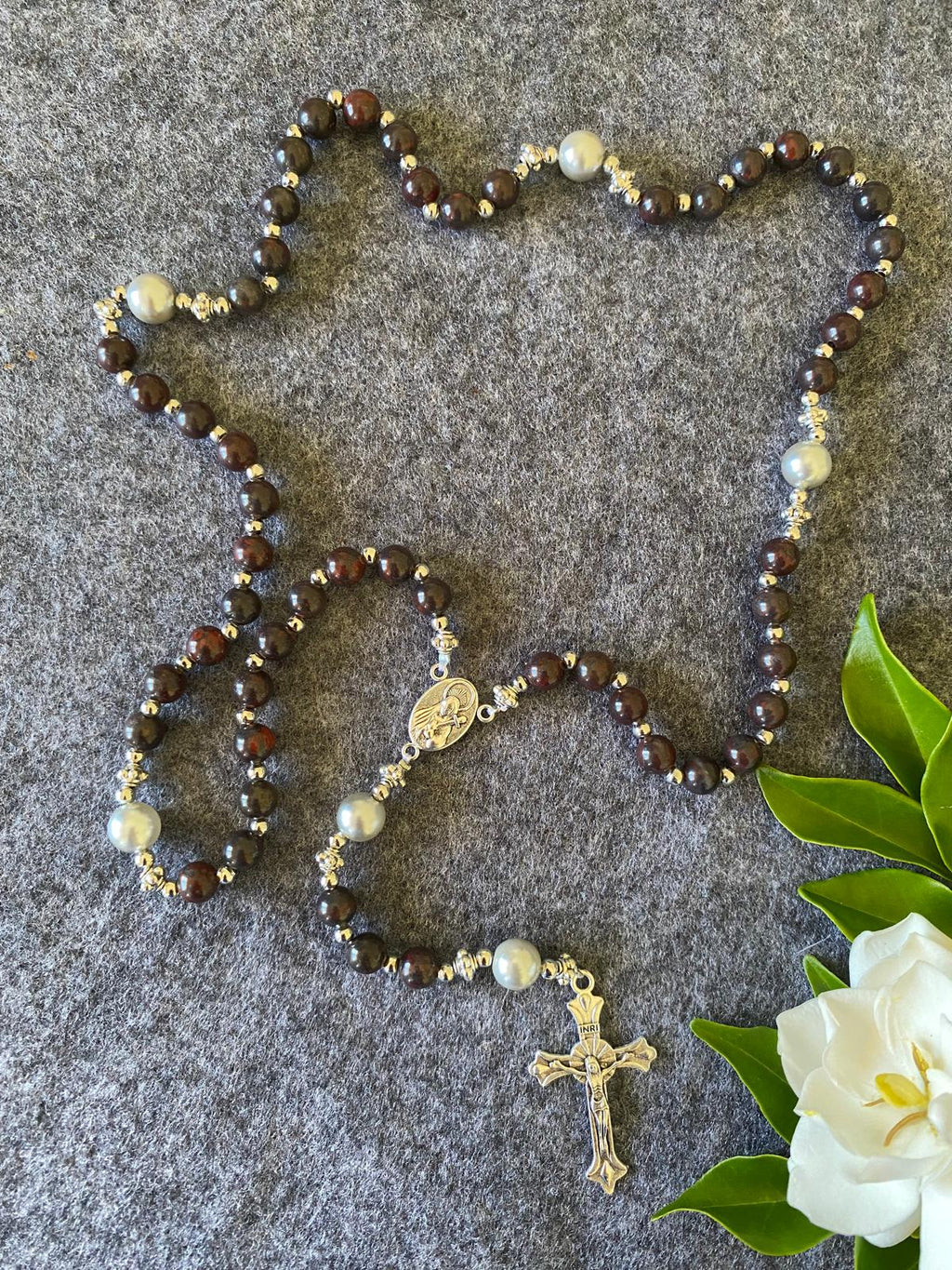 Rosaryo na may Beaded na Natural na Bato - Pulang bato