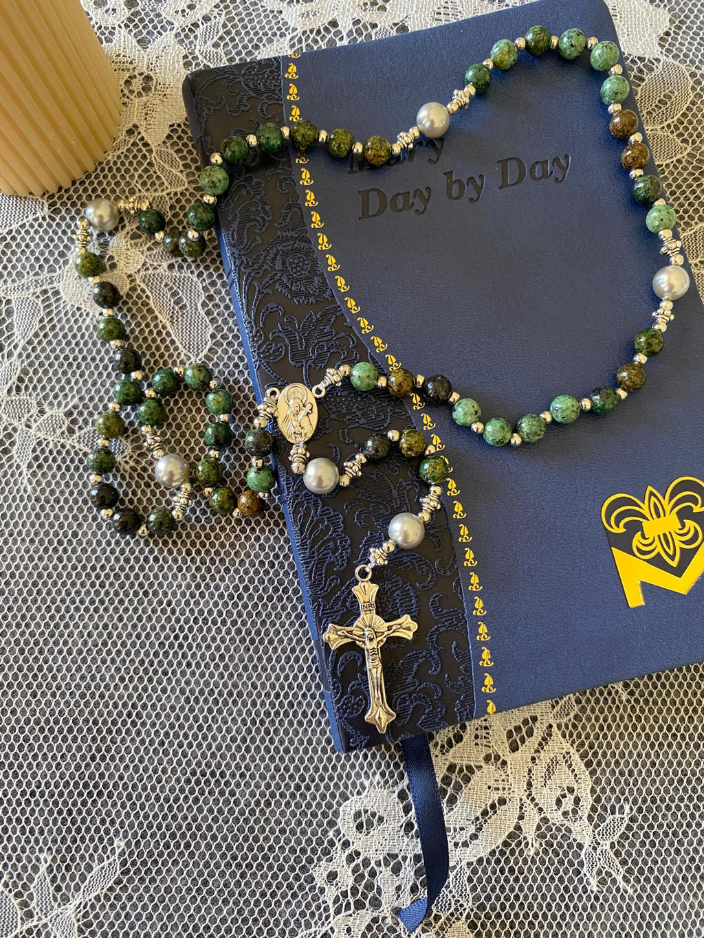 Rosaryo na may Beaded na Natural na Bato - batong maya