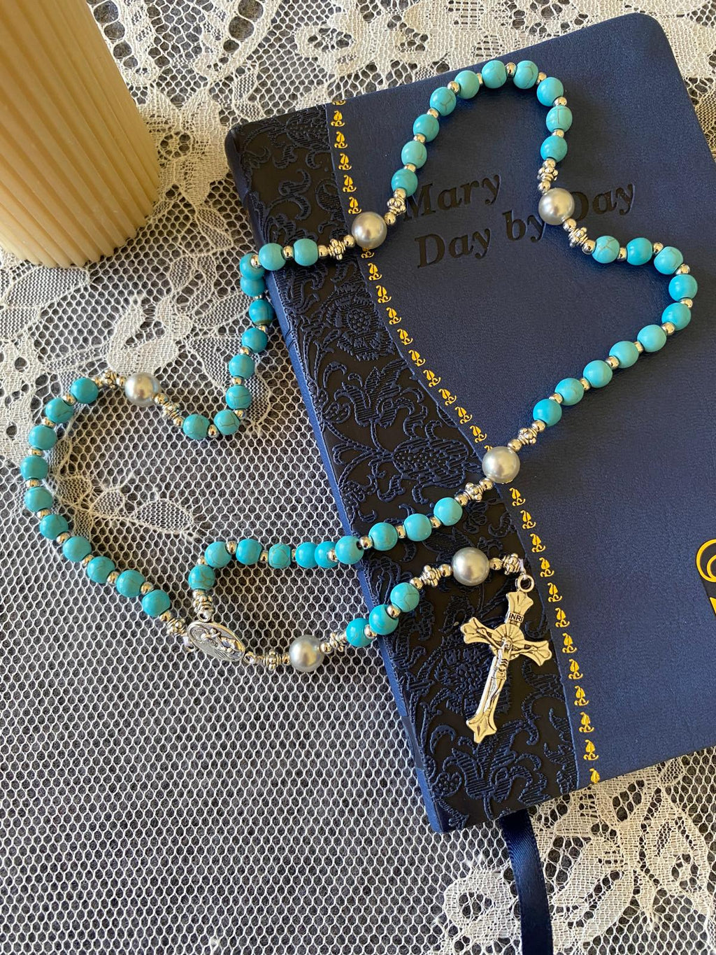 مسبحة من الخرز المصنوع من الحجر الطبيعي - الفيروز