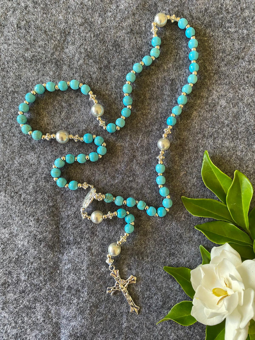 مسبحة من الخرز المصنوع من الحجر الطبيعي - الفيروز