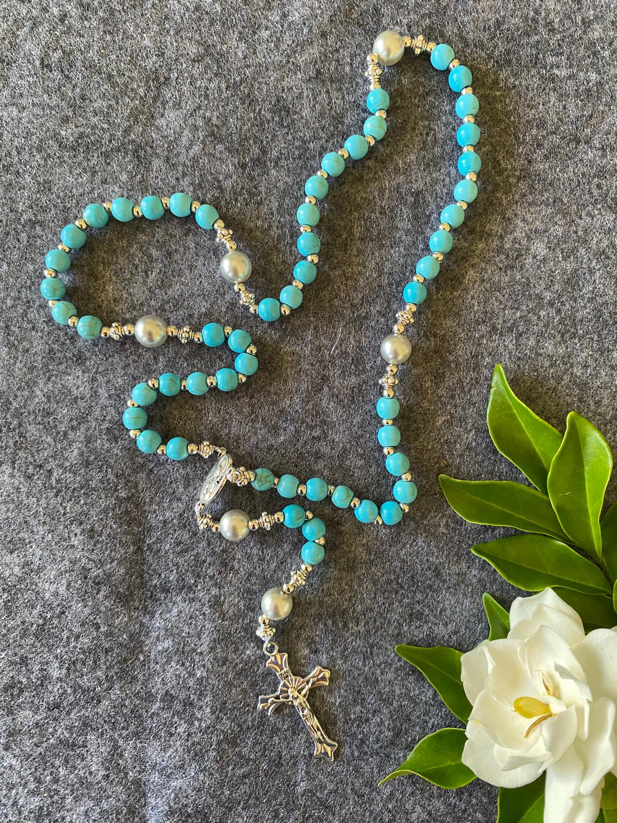 مسبحة من الخرز المصنوع من الحجر الطبيعي - الفيروز