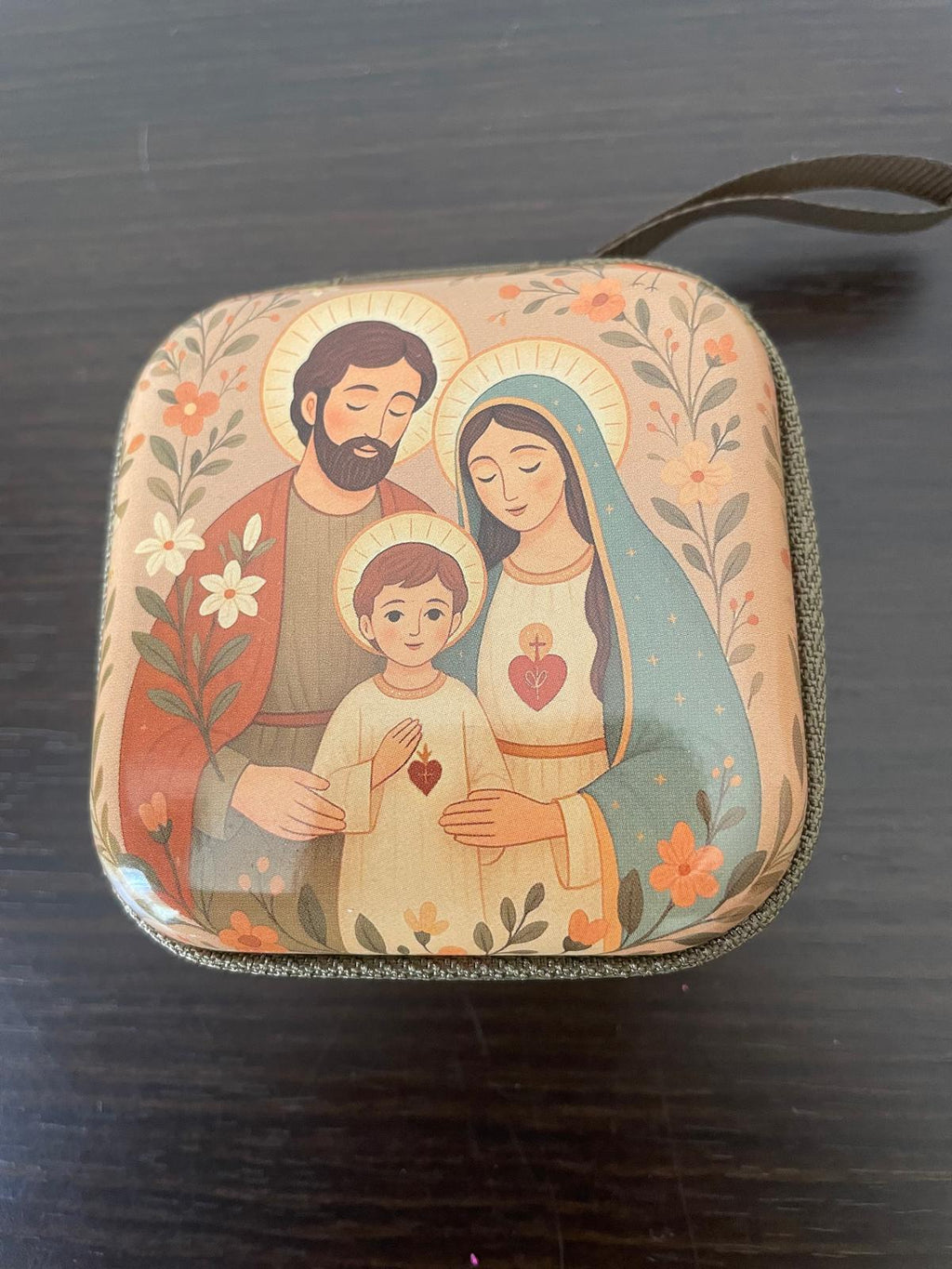 حقيبة مربعة للعائلة المقدسة