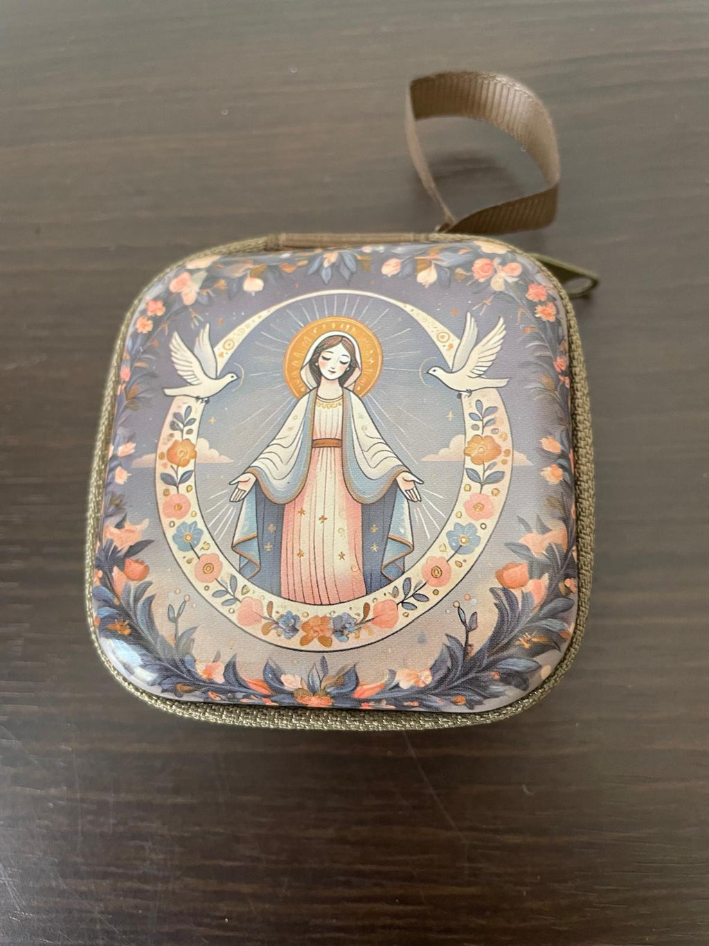 Squarish Pouch Ang Mahimalang Medalya